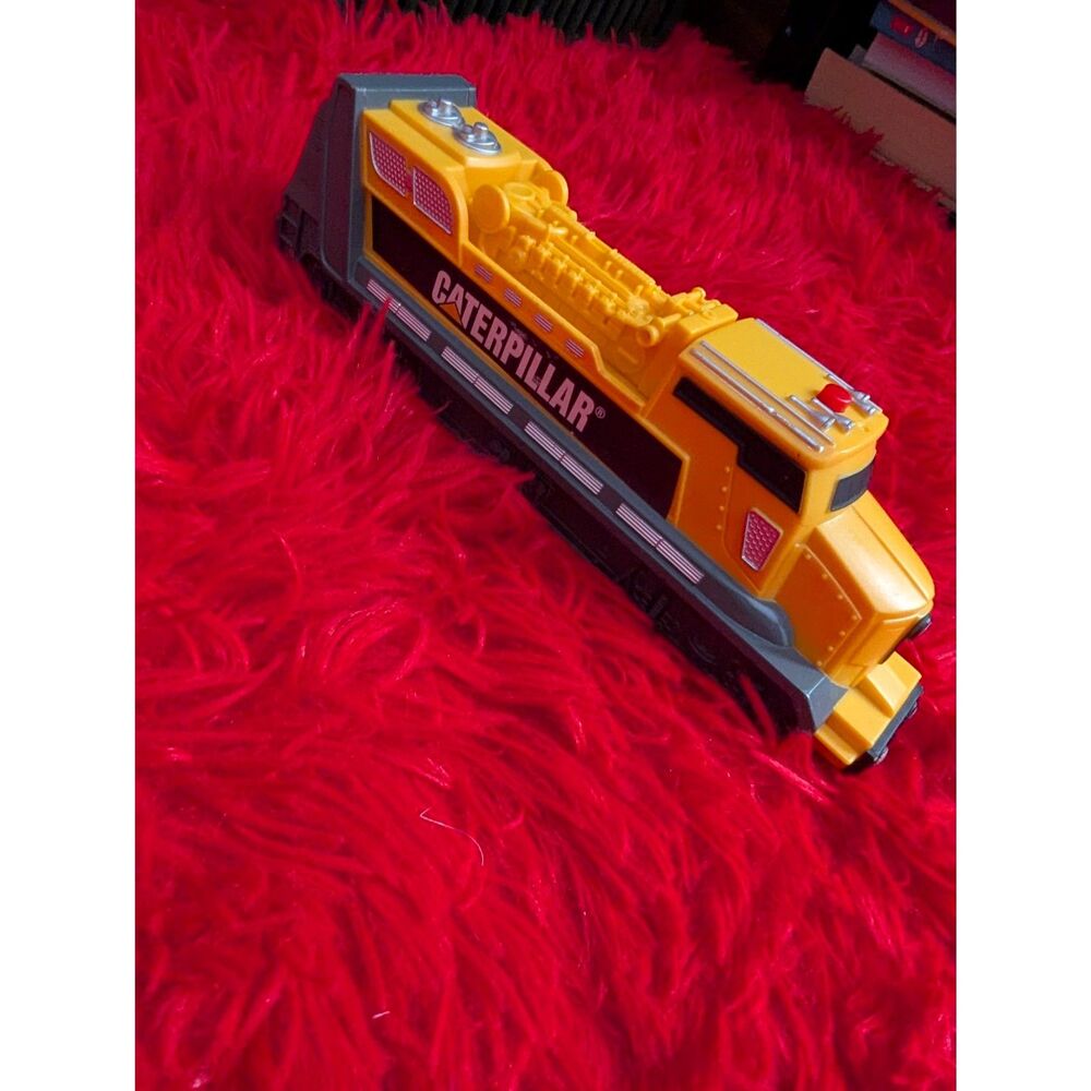 CAT Caterpillar Toy Train Locomotive Engine Yellow & Grey